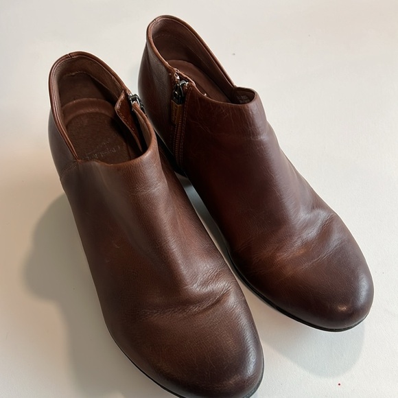 Dansko - 38/8, comfort, Brown Leather Ankle Boots - Picture 2 of 8